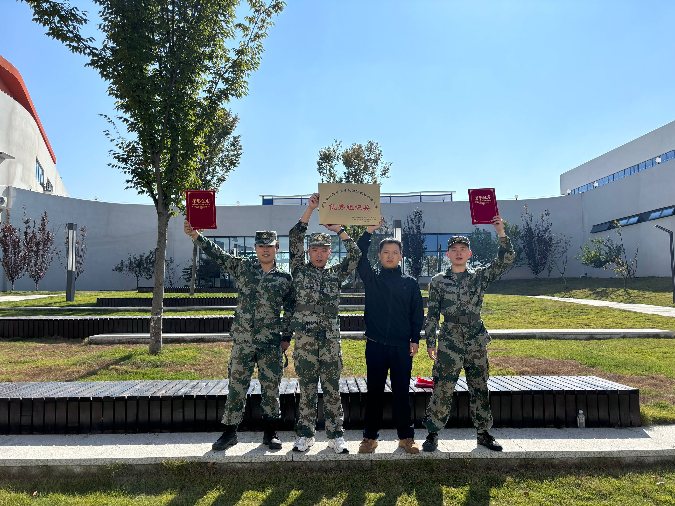 包含湖北队球员集体备战，为夺冠砥砺前行的词条