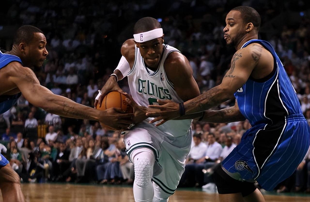 关于NBA西部榜首之争激烈，凯尔特人虐胜活塞的信息
